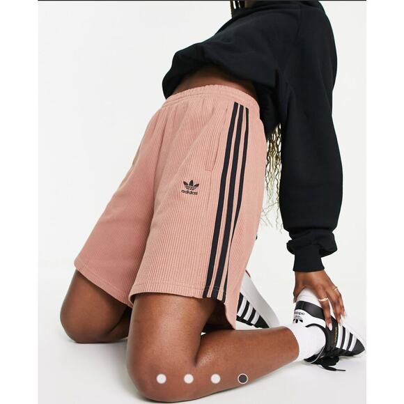 Adidas Originals waffle three stripe shorts in clay strata New with tags! - Picture 3 of 6